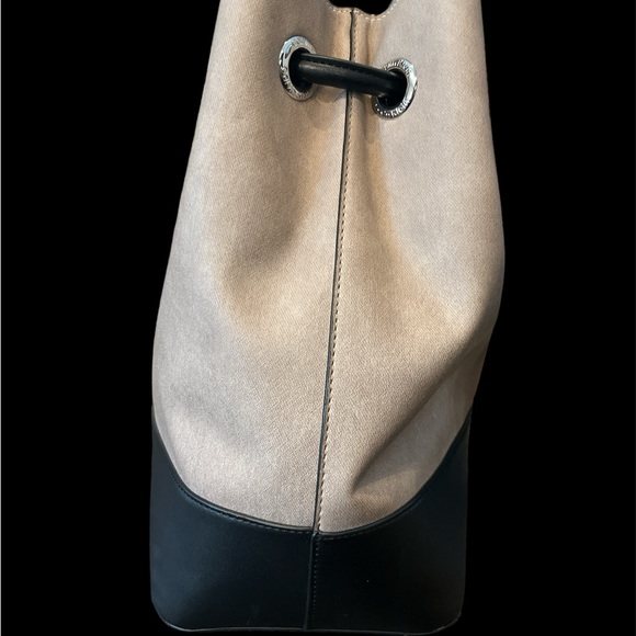 Calvin Klein tote - Picture 7 of 7